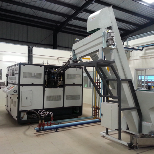 FULLY AUTOMATIC BLOW MOULDING MACHINE